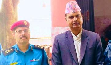 बालुवा तस्करले पत्रकारदेखि मन्त्रीसम्मलाई पैसा बाँढेको विषयमा अनुसन्धान गर्दै धादिङका सिडिओ र एसपी
