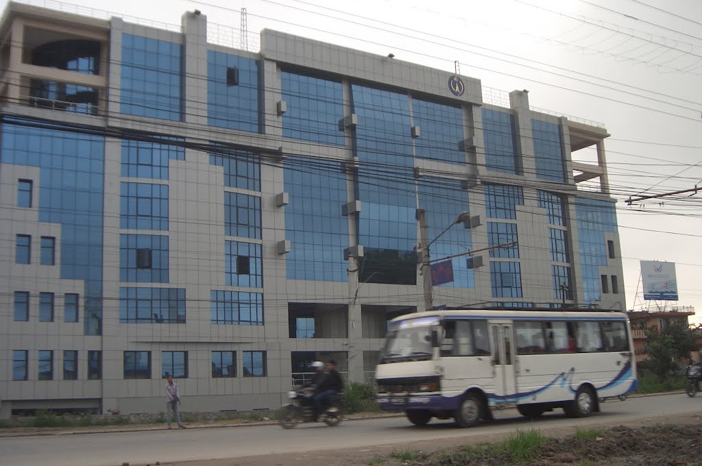 बबरमहलस्थित नेपाल टेलिकमको टावरबाट लडेर एक कर्मचारीको मृत्यु