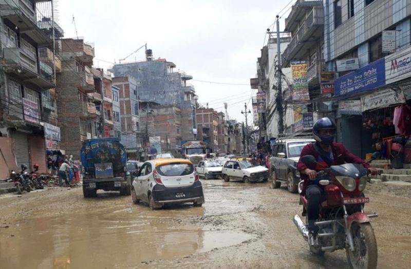 चाबहिल साँखु सडकखण्डमा यात्रुलाई सास्ती