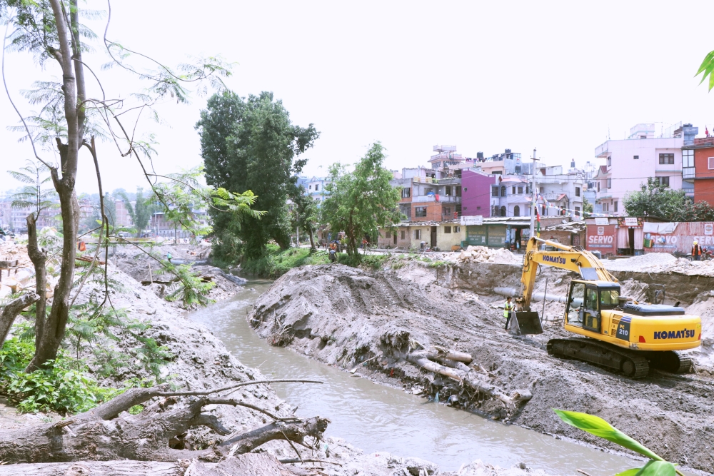 वागमती सफाई महाअभियानमा धक्का, सीधै बगाइन्छ बालुवा उद्योगको लेदो पानी
