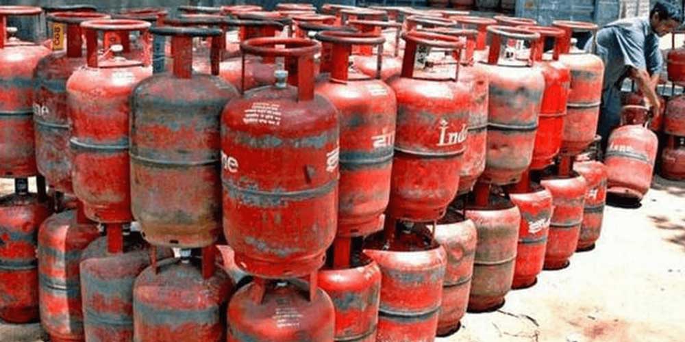 ग्यासमा कालोबजारी रोक्न डिपोमा सादा पोसाकका प्रहरी खटाइँदै