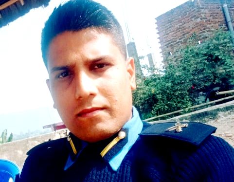 यी हुन् प्रदेश ३ का उत्कृष्ठ प्रहरी इन्सपेक्टर नवराज ढुङ्गेल, १०५ किलो चरेश बरामद गरेपछि पुरस्कार !