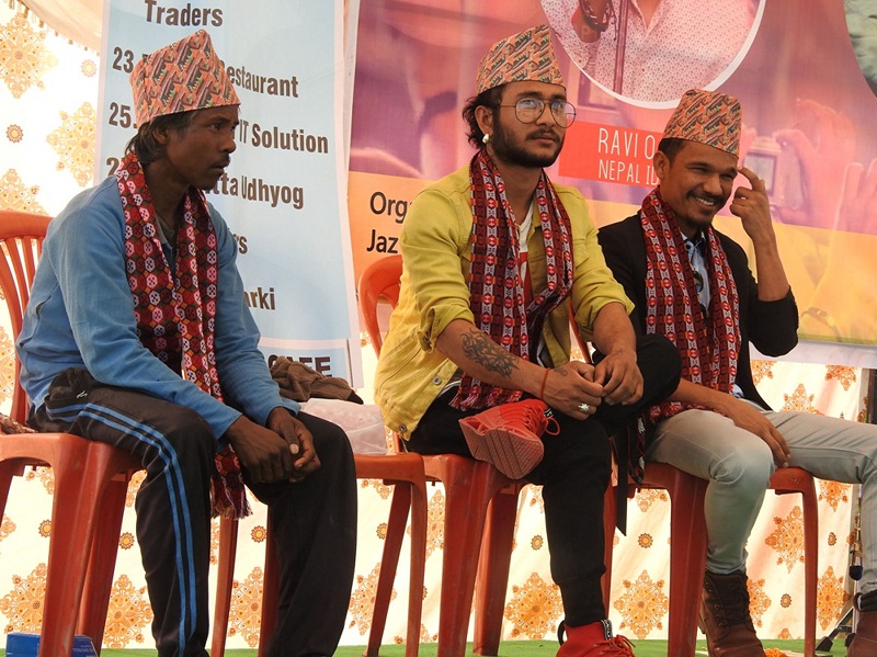 नेपाल आइडललाई राउटेको ढाका टोपी