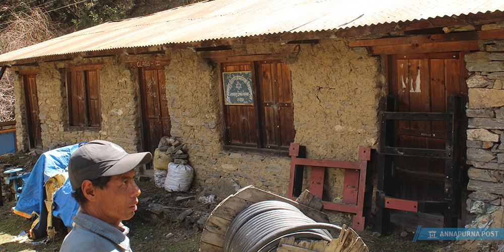 बालबालिका कि गुम्बाले लान्छन्, कि चर्चले