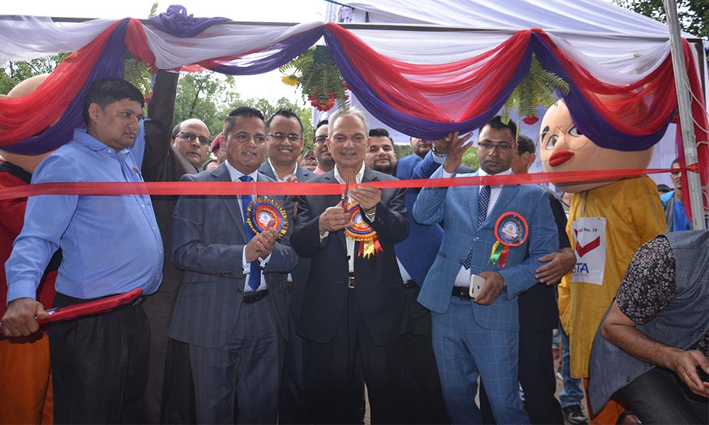 डा. बाबुराम भट्टराईले गरे इक्यान मेलाको उद्घाटन :  पहिलो दिन १० हजारले अवलोकन गरे