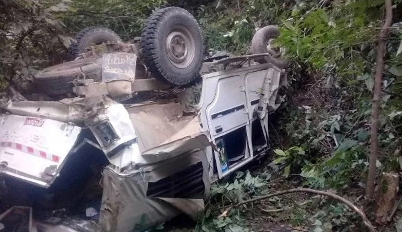 बैतडीको बन्तड भीरबाट जीप खस्यो, एकको मृत्यु २ घाइते