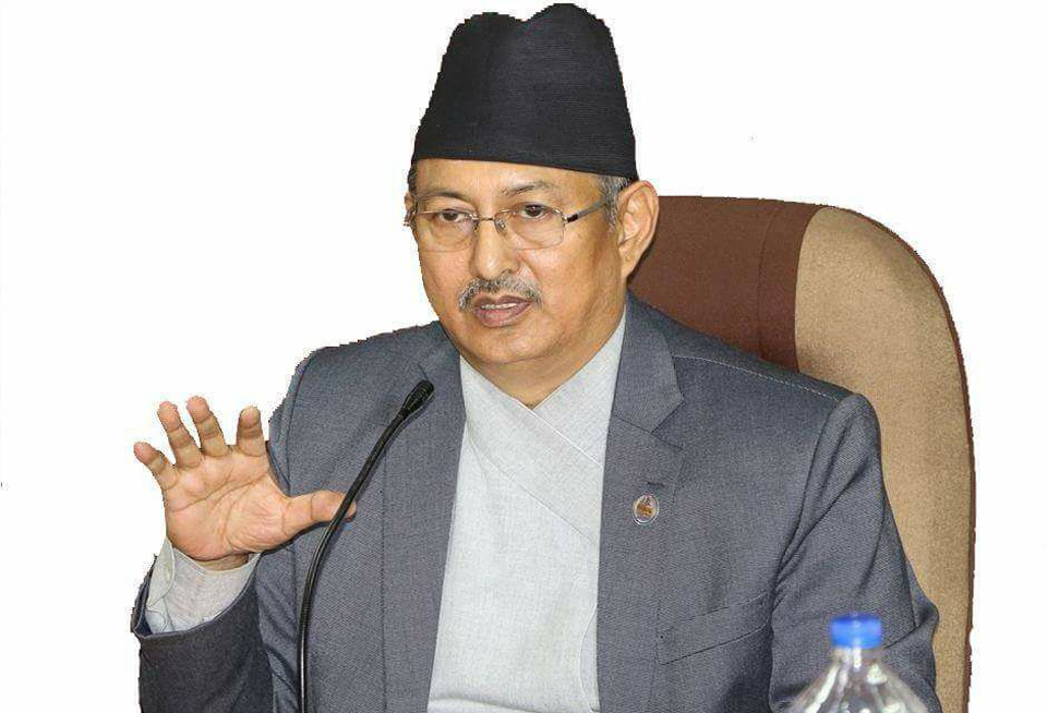 बालकृष्ण खाँडको सरकारलाई प्रश्न, विषादी परिक्षणको निर्णय केही दिन पनि टिक्न नसक्नुको कारण के हो ?