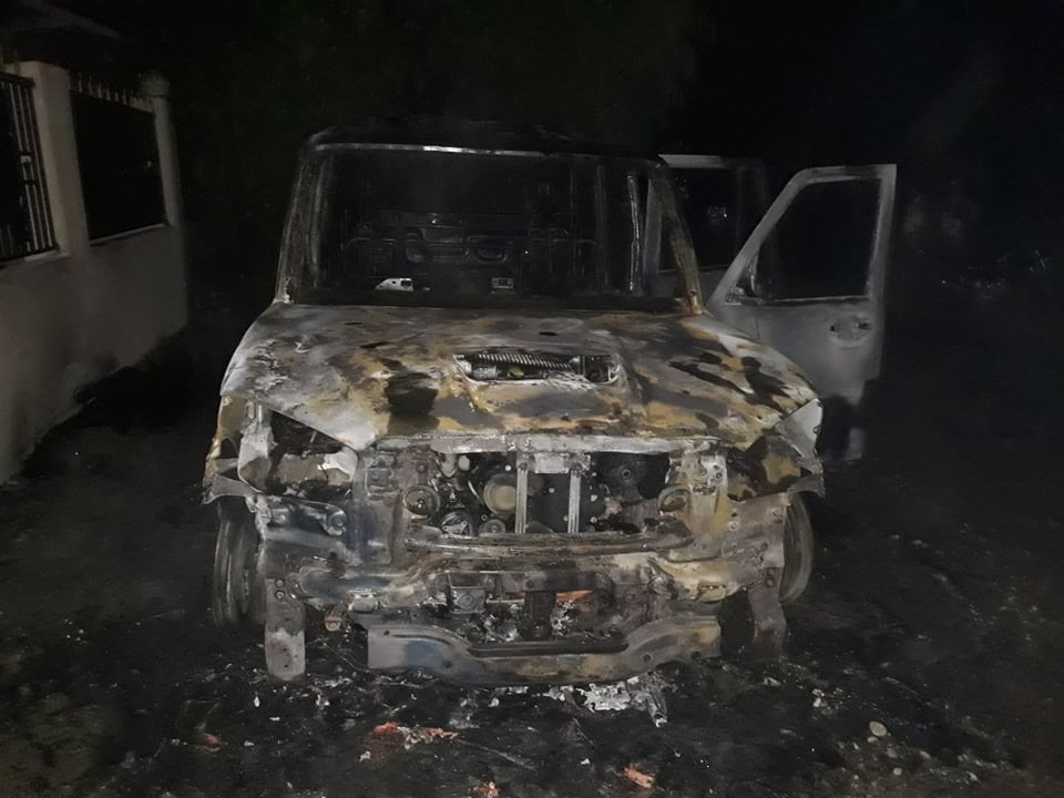 गाउँपालिका अध्यक्षको गाडीमा आगजनी, गाडी पूर्ण रुपमा ध्वस्त