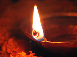 लक्ष्मीपूजामा बालिएको दियोबाट वडा सदस्यको घरमा आगलागी, लाखौँको क्षति