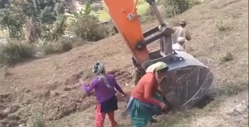 डोजर आक्रमणका घाइतेहरुलाई उपचारका लागि भारत लगियो