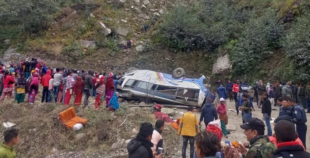 सिन्धुपाल्चोक बस दुर्घटनाः मृतकको संख्या १५ पुग्यो, १३ जनाको सनाखत (नामसहित)