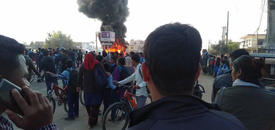 प्रदर्शन चर्किएपछि बाँकेको कोहलपुरमा कर्फ्यु