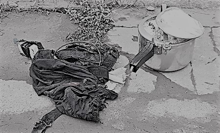 नेशनल मेडिकल कलेजका निर्देशक अन्सारीको घरअगाडी शंकास्पद बस्तु