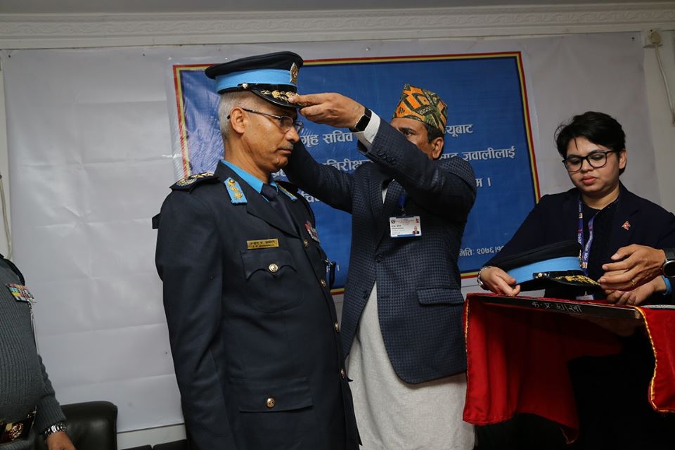 नवनियुक्त प्रहरी महानिरिक्षक ठाकुर ज्ञवालीलाई दर्ज्यानी चिन्ह प्रदान (फोटोमा हेर्नुहोस्)