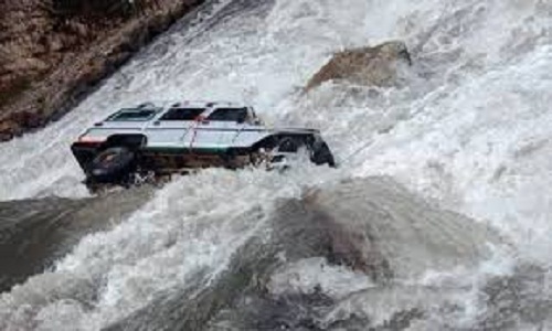 कर्णाली नदीमा जीप खस्यो, चालकको मृत्यु