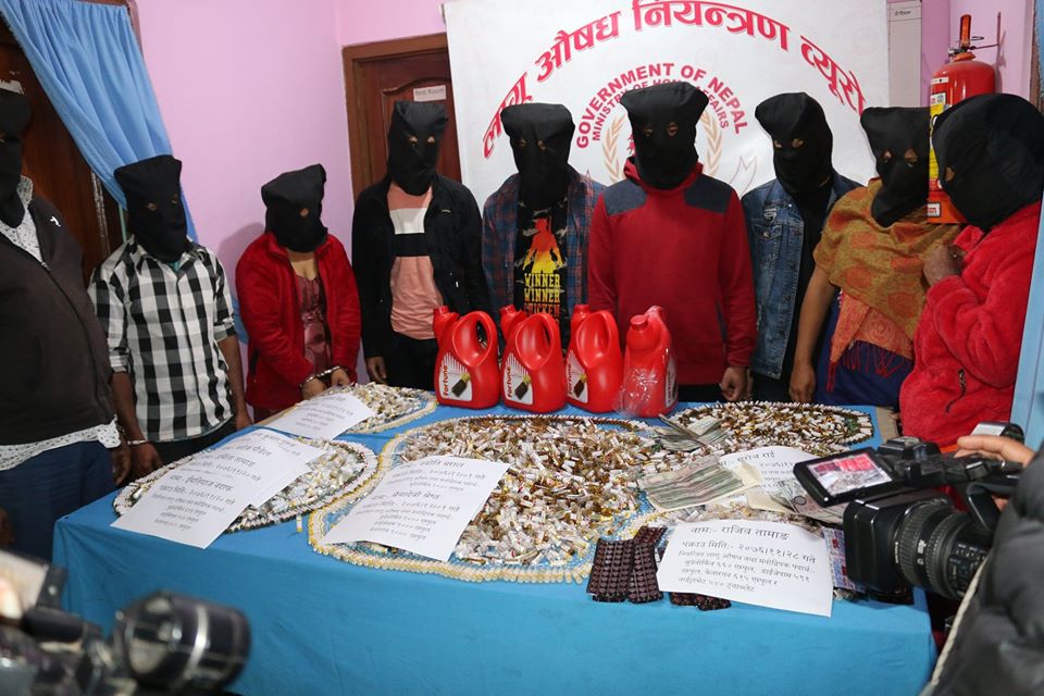 खानेतेलको ग्यालिनमा लागुऔषध तस्करी,  दुई भारतीयसहित १२ जना पक्राउ