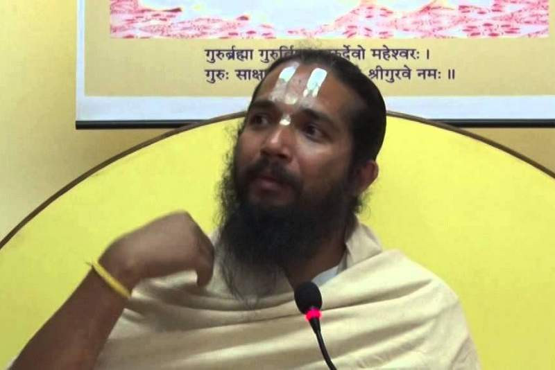 बलात्कारका आरोपी ‘सिद्धबाबा’ भनिने कृष्णबहादुर गिरीद्धारा अदालतमा आत्मसमर्पण