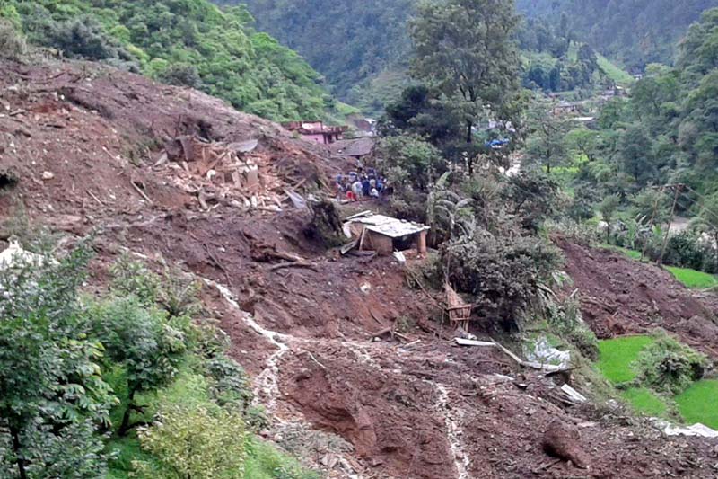 म्याग्दीका पहिरो पीडित भन्छन्, ‘तान्दातान्दै श्रमती र छोरीलाई पुर्यो’