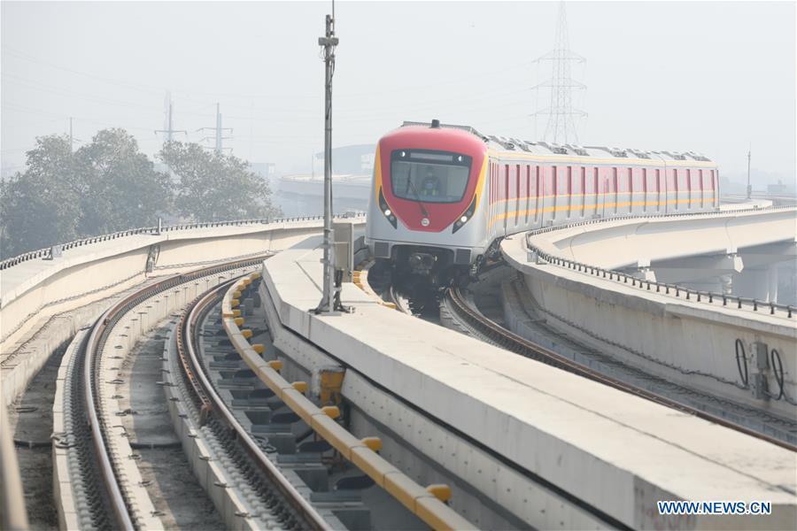 पाकिस्तानको पहिलो मेट्रो ट्रेन सेवाद्वारा लाहोरमा व्यावसायिक सेवा सुरु