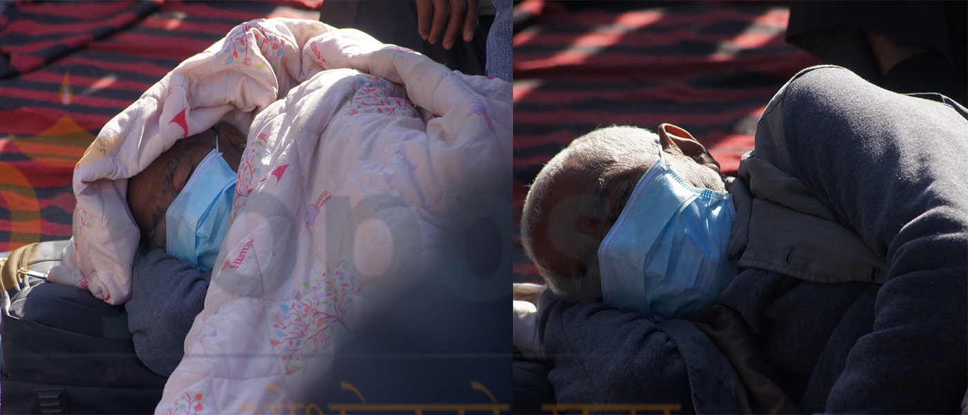 माइतिघरमा आन्दोलनरत उखु किसान सडकमै  विरामी पर्न थाले ! (फोटोफिचर)