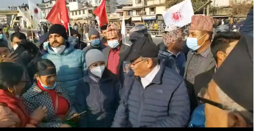 “नेपाली जनतालाई हेप्ने कोशिस कसैले नगरे हुन्छ” : प्रचण्ड