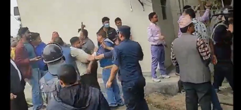 नेकपा एमालेको दुई समुहबीच कुटाकुट : भिम रावलको नेमप्लेट हटाएर लेखराज भट्टको राखियो !