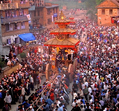 भक्तपुरमा बिस्केट जात्रा मनाउन रोक स्थानीयवासीद्वारा विरोध