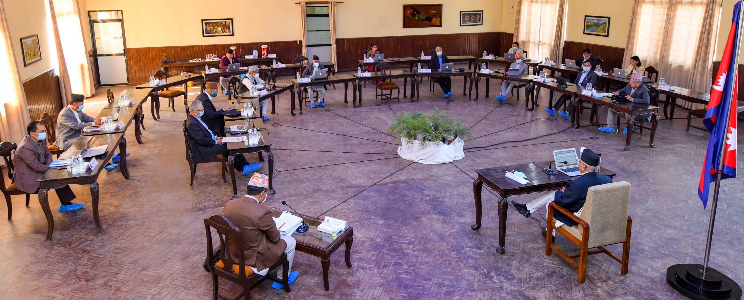 बालुवाटारमा आकष्मिक मन्त्रिपरिषद बैठक शुरु !