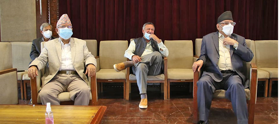 ‘धोका’ दिएर केपी ओलीसँग साँठगाठ गरेको भोलिपल्ट माधव नेपालसँग प्रचण्डको जम्काभेट !