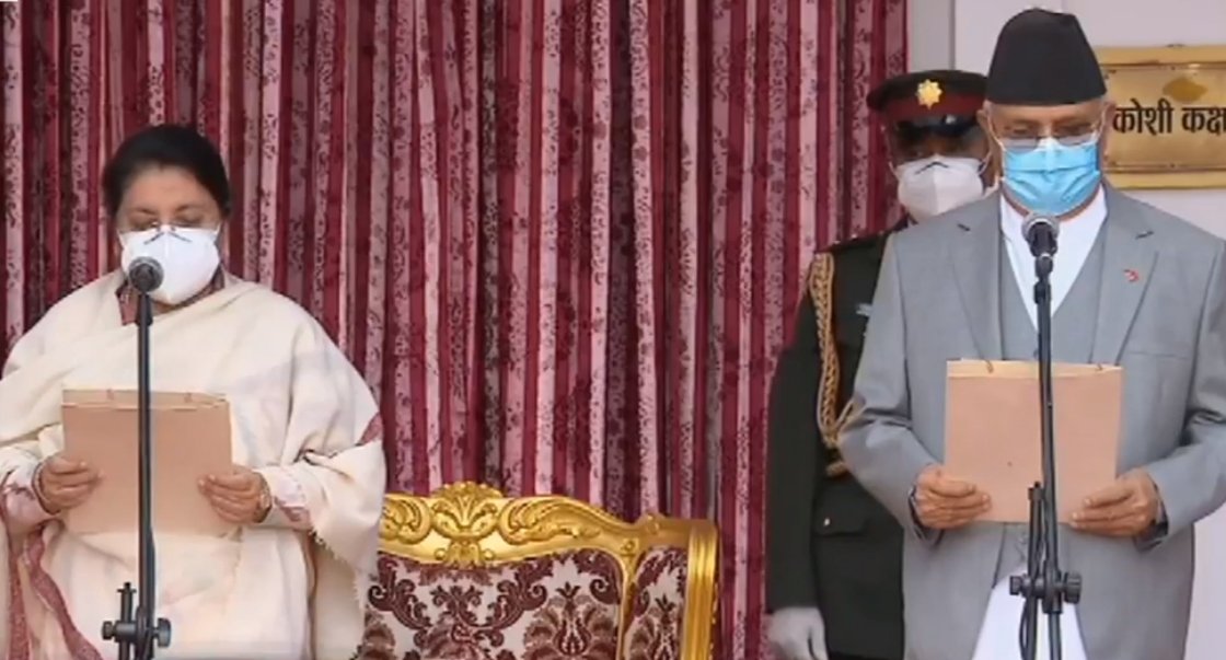 देश र जनताको नाममा प्रतिज्ञा गर्न प्रधानमन्त्रीद्वारा अस्विकार : सपथमा देखियो अस्वभाविक दृष्य