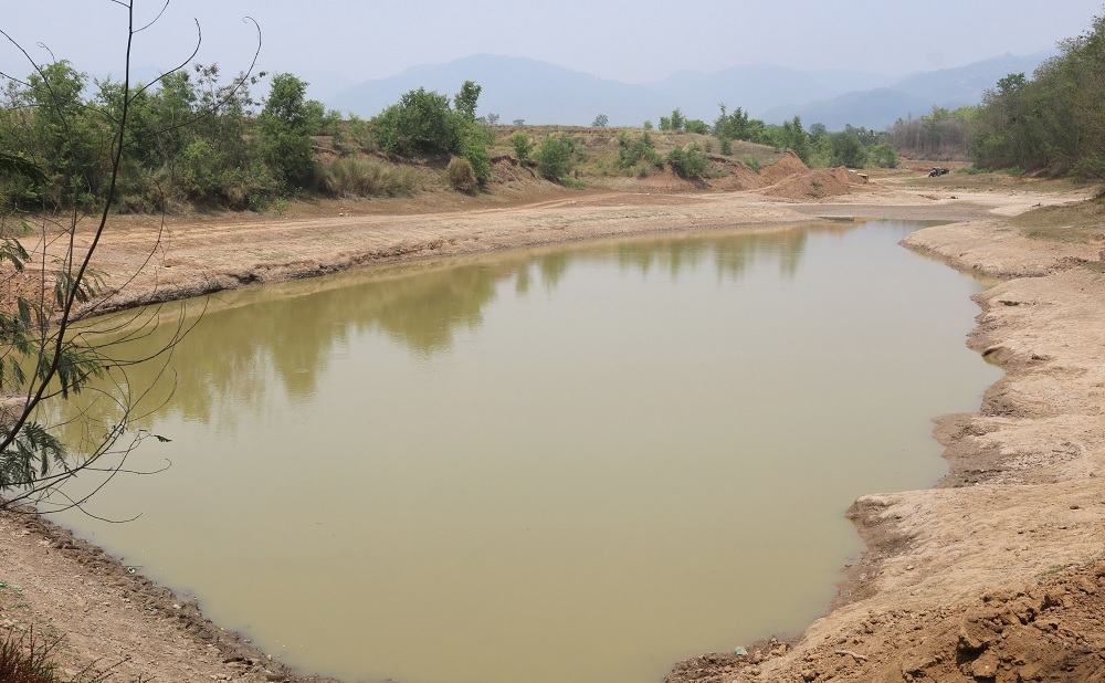 जङ्गली जनावरका लागि सामुदायिक वनमा पोखरी निर्माण