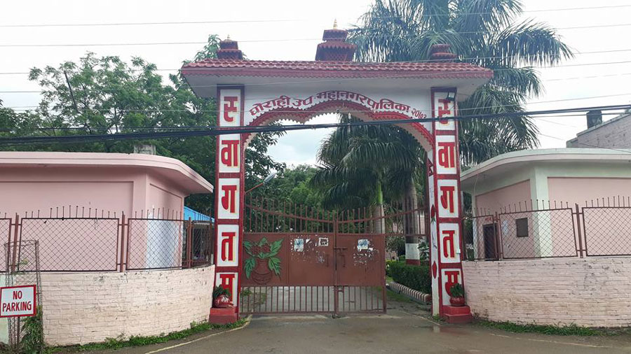 घर भत्केर मृत्यु भएका परिवारलाई राहत