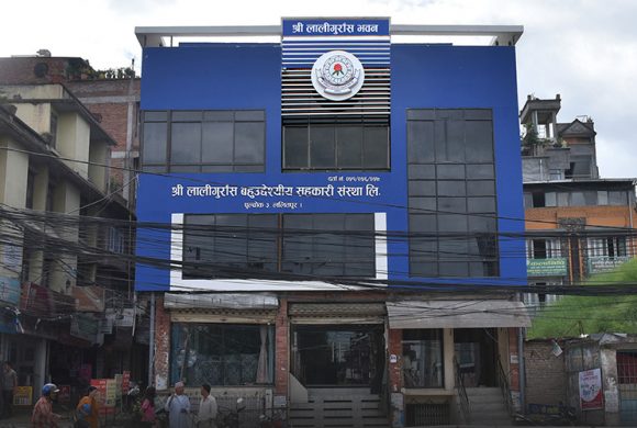 समे फल्चा हडपेपछि श्री लालीगुराँस सहकारीबाट पैसा झिक्न नेवार समुदायको लाइन !