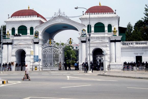 सिंहदरबार भित्रै ट्रान्समिटर पड्कियो, विद्युत अवरुद्ध !
