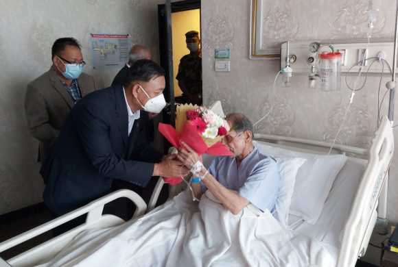 मोहन बैद्यको स्वास्थ्य अवस्था बुझ्न उपराष्ट्रपति पुगे नर्भिक अस्पताल !