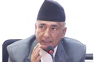 सञ्चारमन्त्री कार्कीद्वारा मतदान