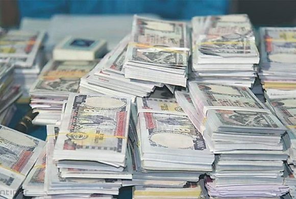 नागढुङ्गाबाट स्रोत नखुलेको करिब ४ करोड सहित फुलबहादुर गुरुङ र चार चिनियाँ नागरिक  पक्राउ