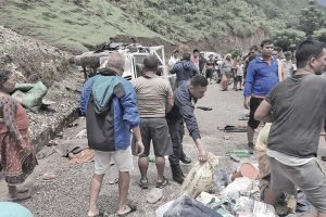 स्वर्गद्वारीमा तीर्थयात्री बोकेको जीप दुर्घटना : १ जनाको मुत्यु