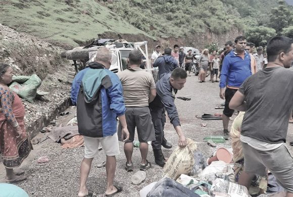स्वर्गद्वारीमा तीर्थयात्री बोकेको जीप दुर्घटना : १ जनाको मुत्यु