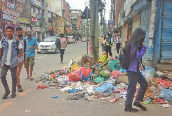 महानगरले सम्झौता गरेको कम्पनीले नै पुतलीसडकमा थुपार्‍यो फोहर