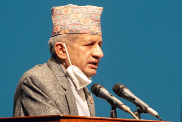 पेट्रोलियमको मूल्य भारतबाट घटेर आए पनि सरकारले घटाएनः  प्रदीप ज्ञवाली