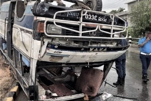 रुपन्देहीमा बस दुर्घटना :   पाँच जना घाइते