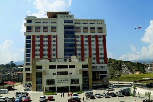 ग्राण्डी अस्पताल समस्याग्रस्त : बैंक खाता रोक्का, औषधी किन्ने पैसा समेत अभाव !