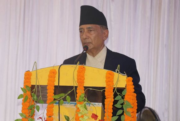 नेपाल श्रीलंकाको पथमा जाँदैन : सञ्चारमन्त्री कार्की