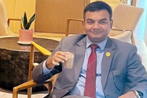 अर्थमन्त्रालयका राजश्व सचिव कृष्णहरी पुष्कर पनि १५ दिने विदा लिएर विदेश उडे !