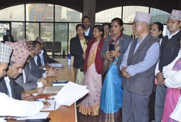 उपसभामुखमा गठबन्धनबाट पुष्पा भुसालको उम्मेदवारी दर्ता,  एमाले छलफलमै