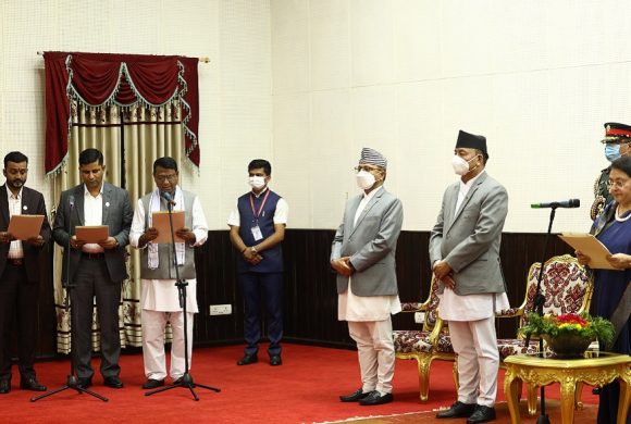 नवनियुक्त मन्त्रीहरुले लिए शपथ, आजै कार्यभार सम्हाल्ने