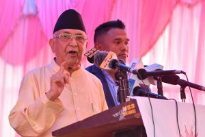 कमजोरहरु पाँचदलीय नपुगेर आठ/दश दलको गठबन्धन बनाउने कसरतमा छन्ः ओली