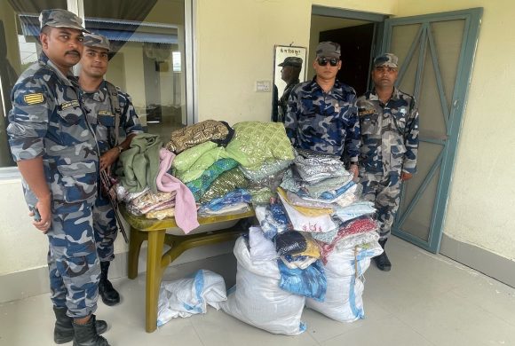 चोरीपैठारीको लत्ताकपडा सशस्त्र प्रहरीद्वारा बरामद