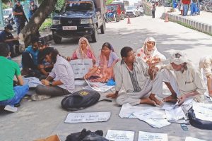 मिटरब्याजी विरुद्ध फेरी धर्ना शुरु